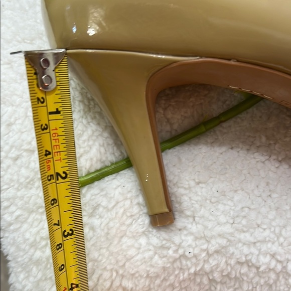 Vince Camuto Tan Heels Classic Pumps - Picture 9 of 16